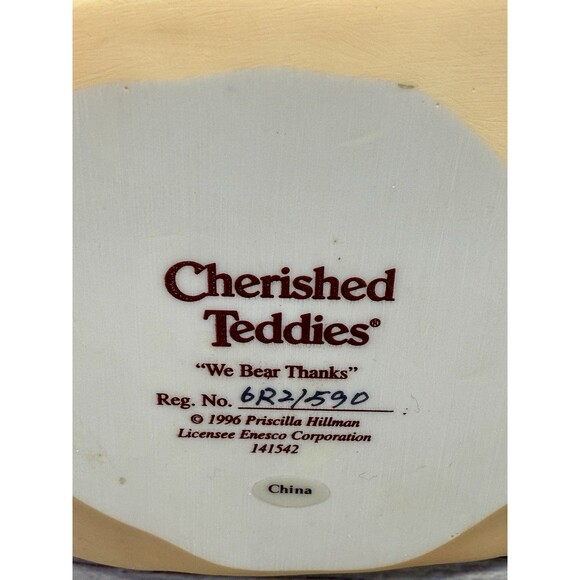 SOLD**Cherished Teddies We Bear Thanks 1996 Table & Family with Box - Picture 10 of 16
